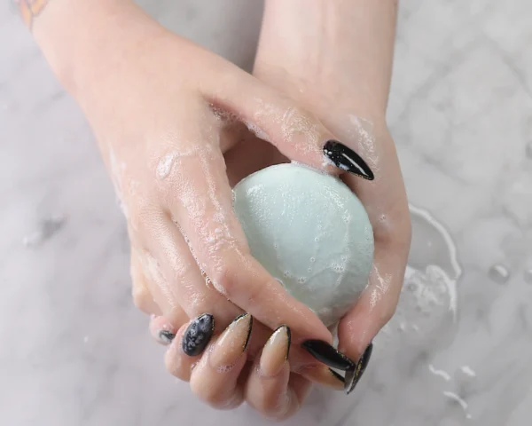 Ultimate Shampoo Bar With Travel Tin - Image 3